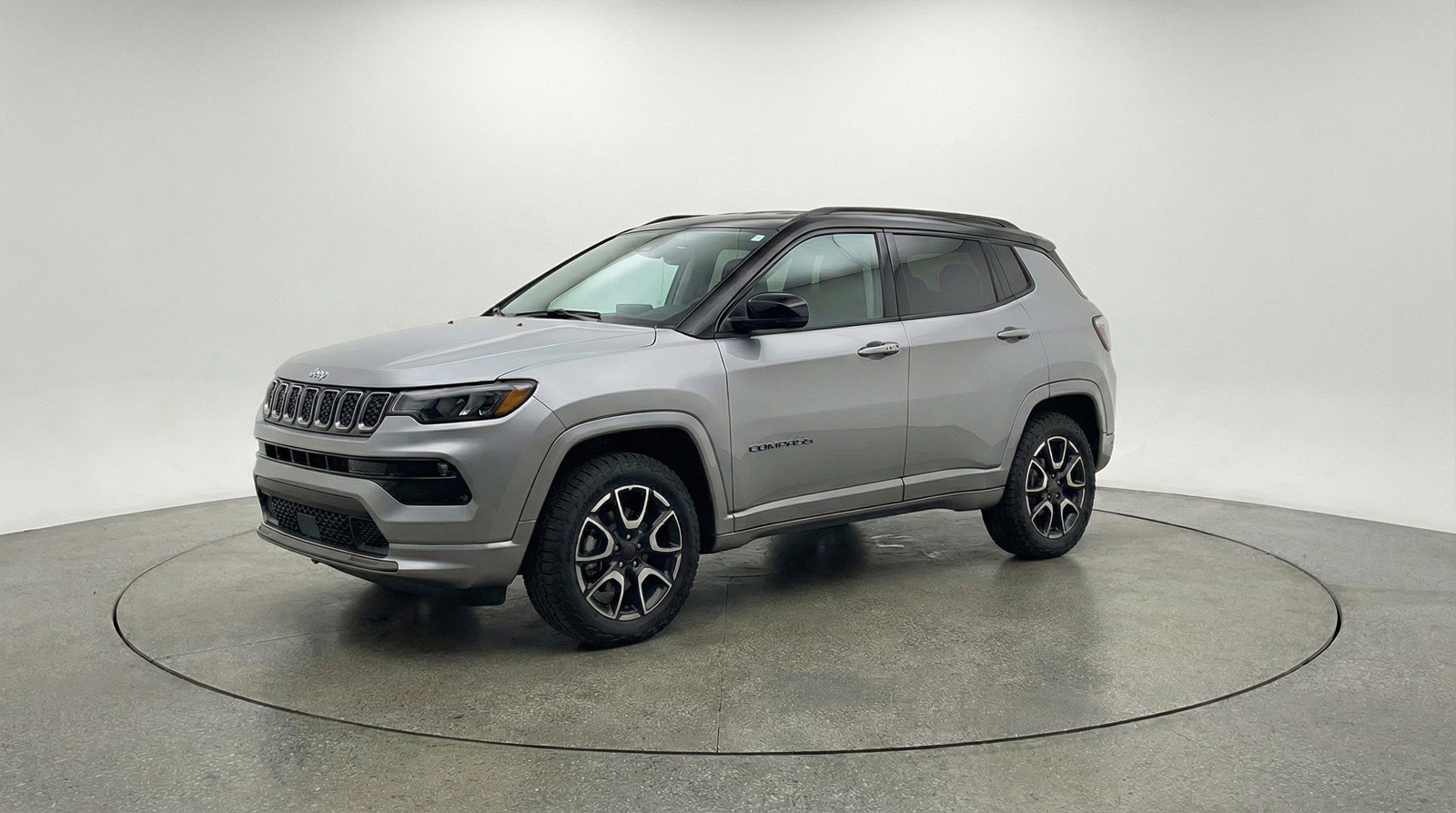 Used 2025 Jeep Compass Trailhawk AWD/4WD image 3