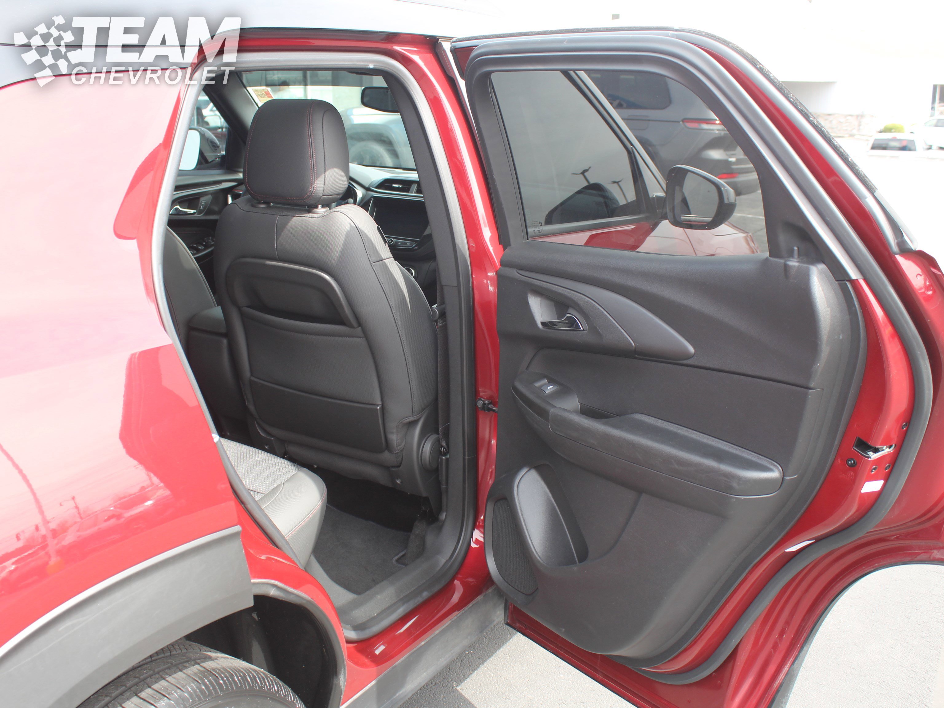 Used 2023 Chevrolet TrailBlazer RS w/ Sun and Liftgate Package image 23