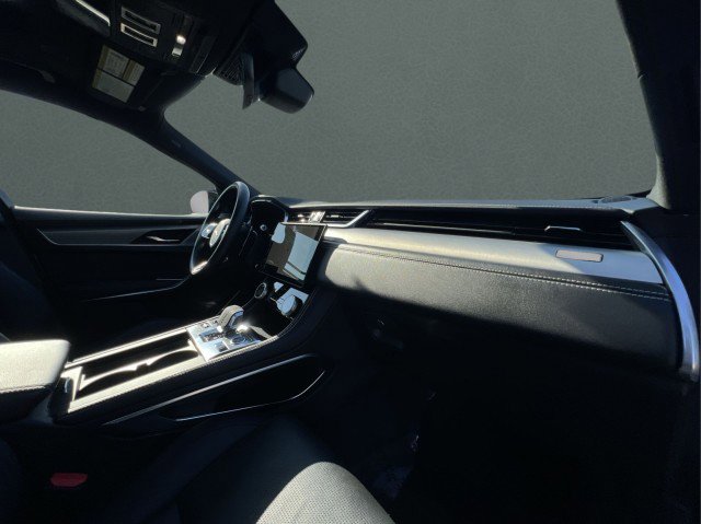 Used 2024 Jaguar F-PACE R-Dynamic S image 23