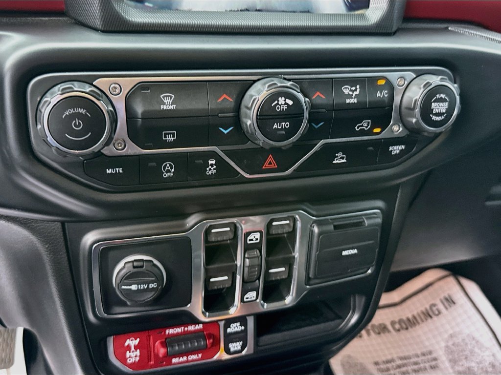 Certified 2022 Jeep Gladiator Rubicon w/ LED Lighting Group AWD/4WD image 17