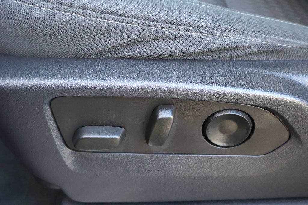 Used 2023 GMC Sierra 1500 Elevation image 32