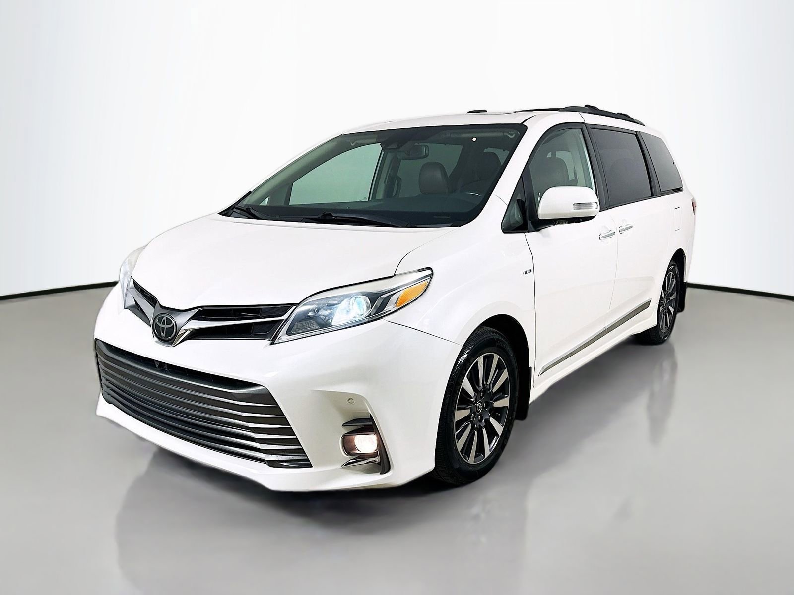 Used 2019 Toyota Sienna Limited Premium AWD/4WD image 1