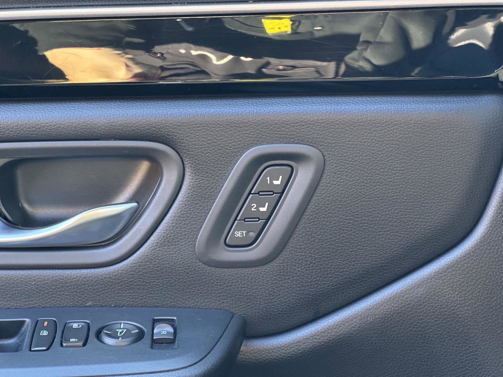 Certified 2025 Honda Pilot Touring image 16