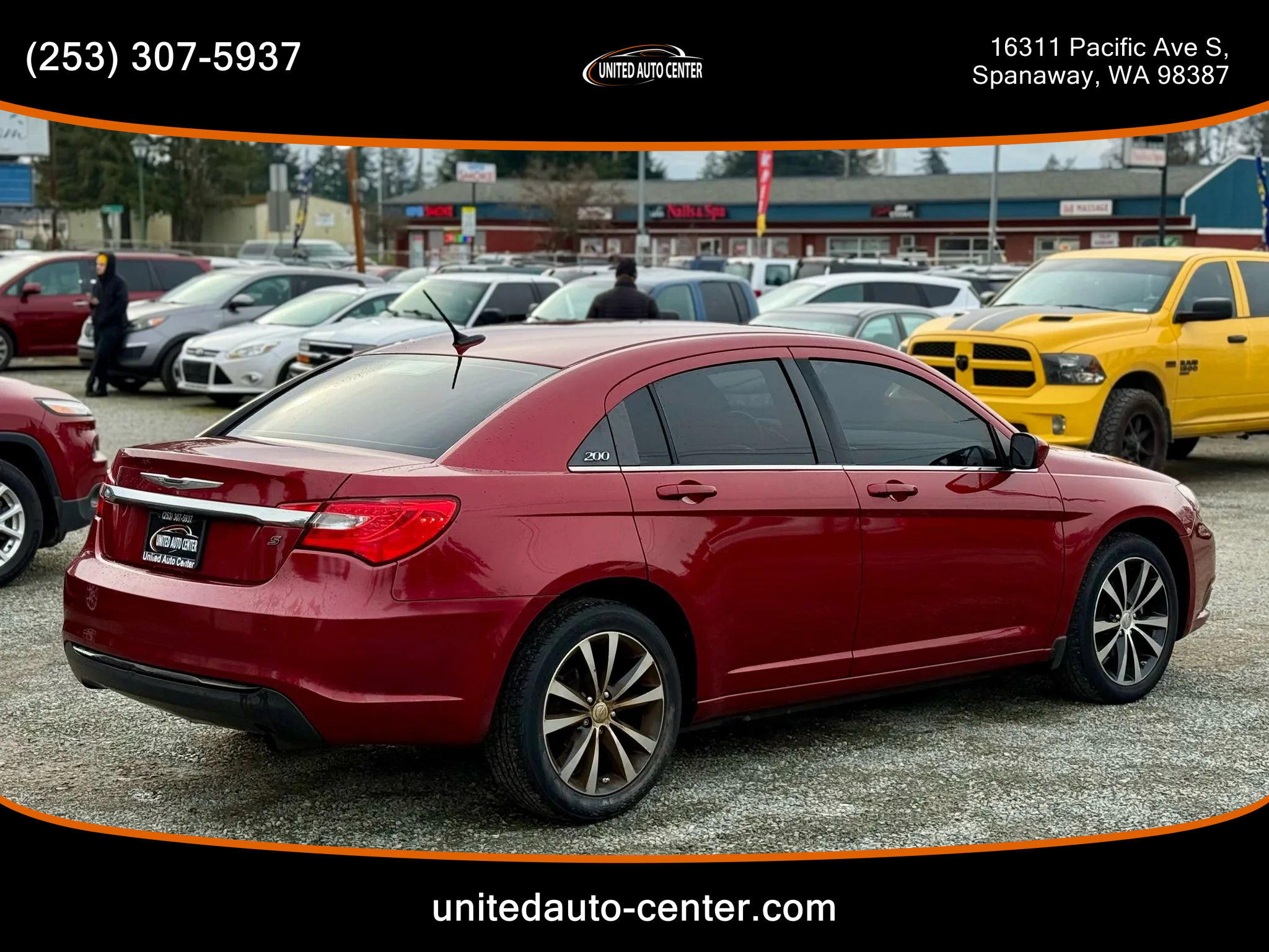 Used 2013 Chrysler 200 Touring w/ Cold Weather Group image 4