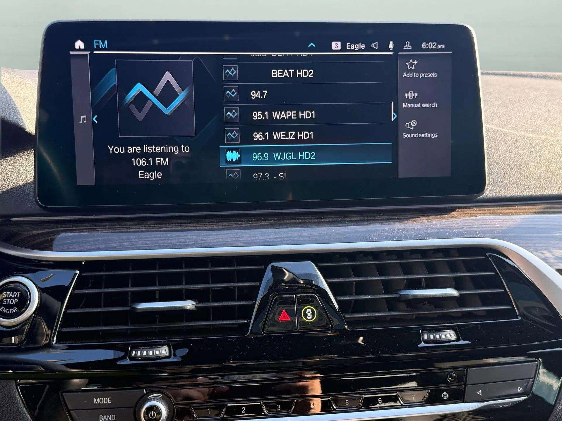 Used 2023 BMW 530e xDrive w/ Premium Package AWD/4WD image 42