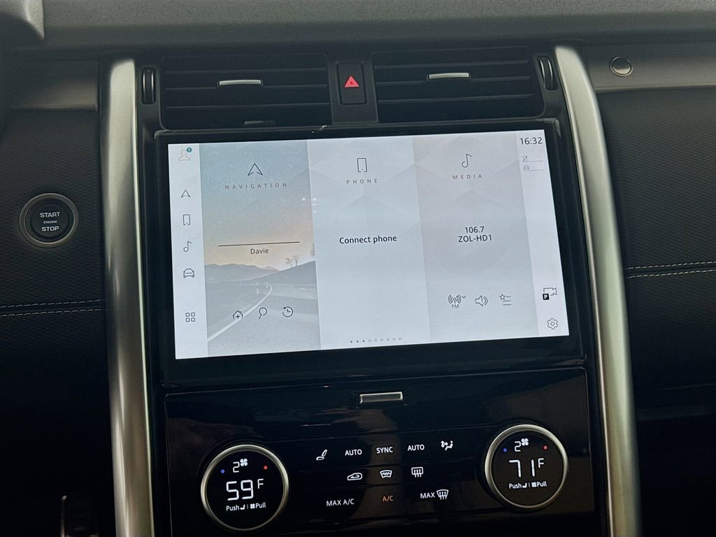 New 2025 Land Rover Discovery Dynamic SE image 15