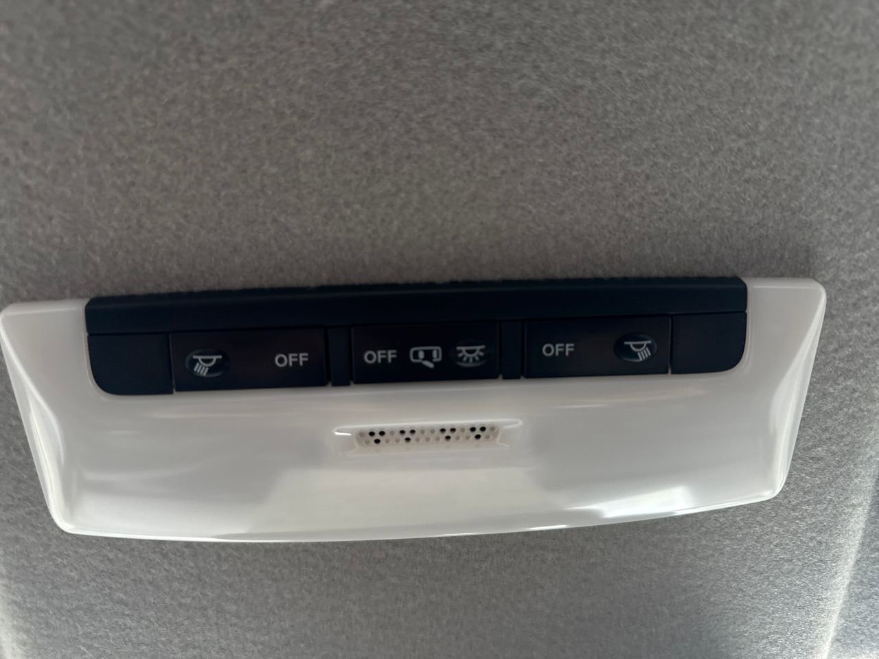 Used 2024 Nissan Kicks S image 30