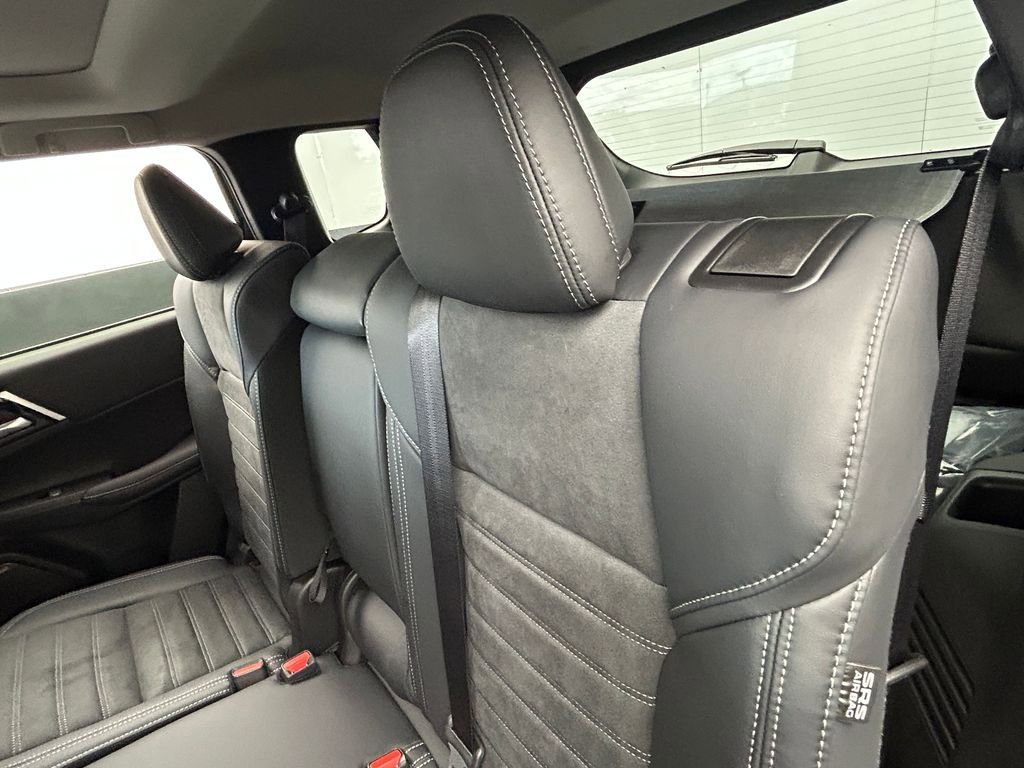 New 2026 Mitsubishi Outlander SE FWD image 30