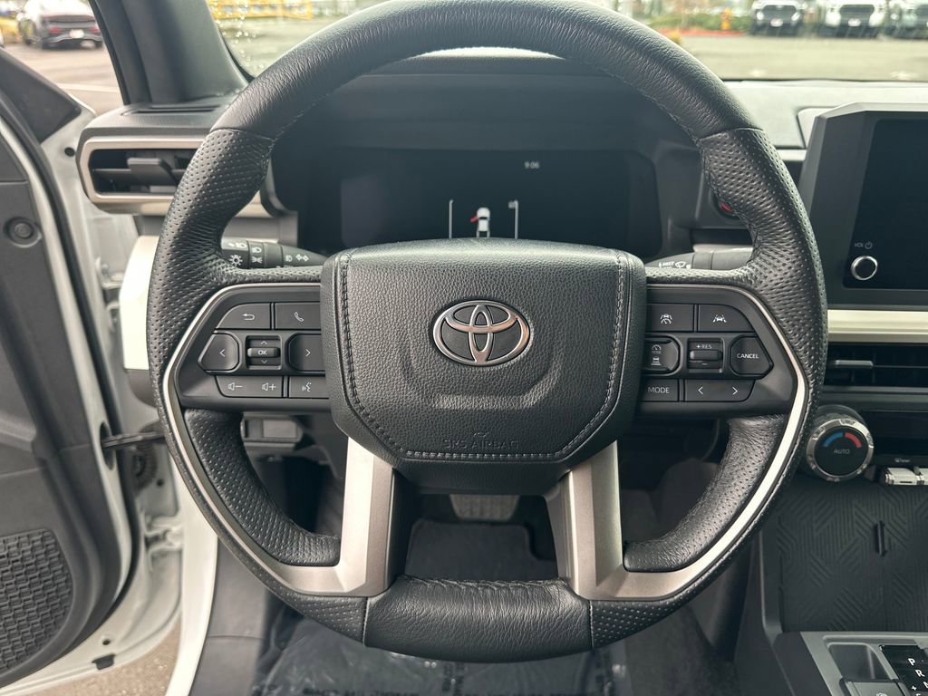 Used 2024 Toyota Tacoma TRD Off-Road AWD/4WD image 18