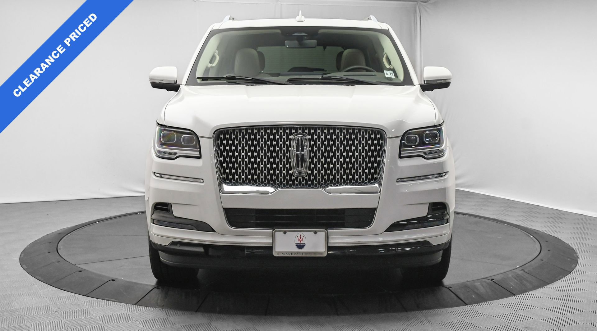 Used 2022 Lincoln Navigator Reserve image 2
