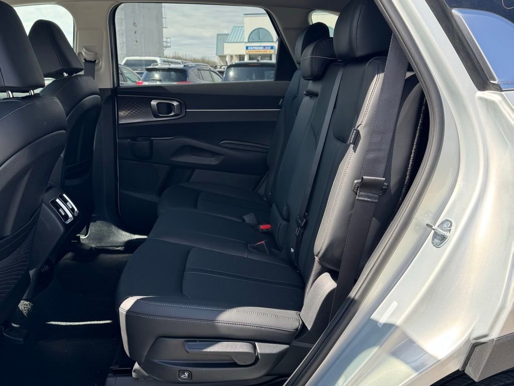 New 2026 Kia Sorento S AWD/4WD image 11