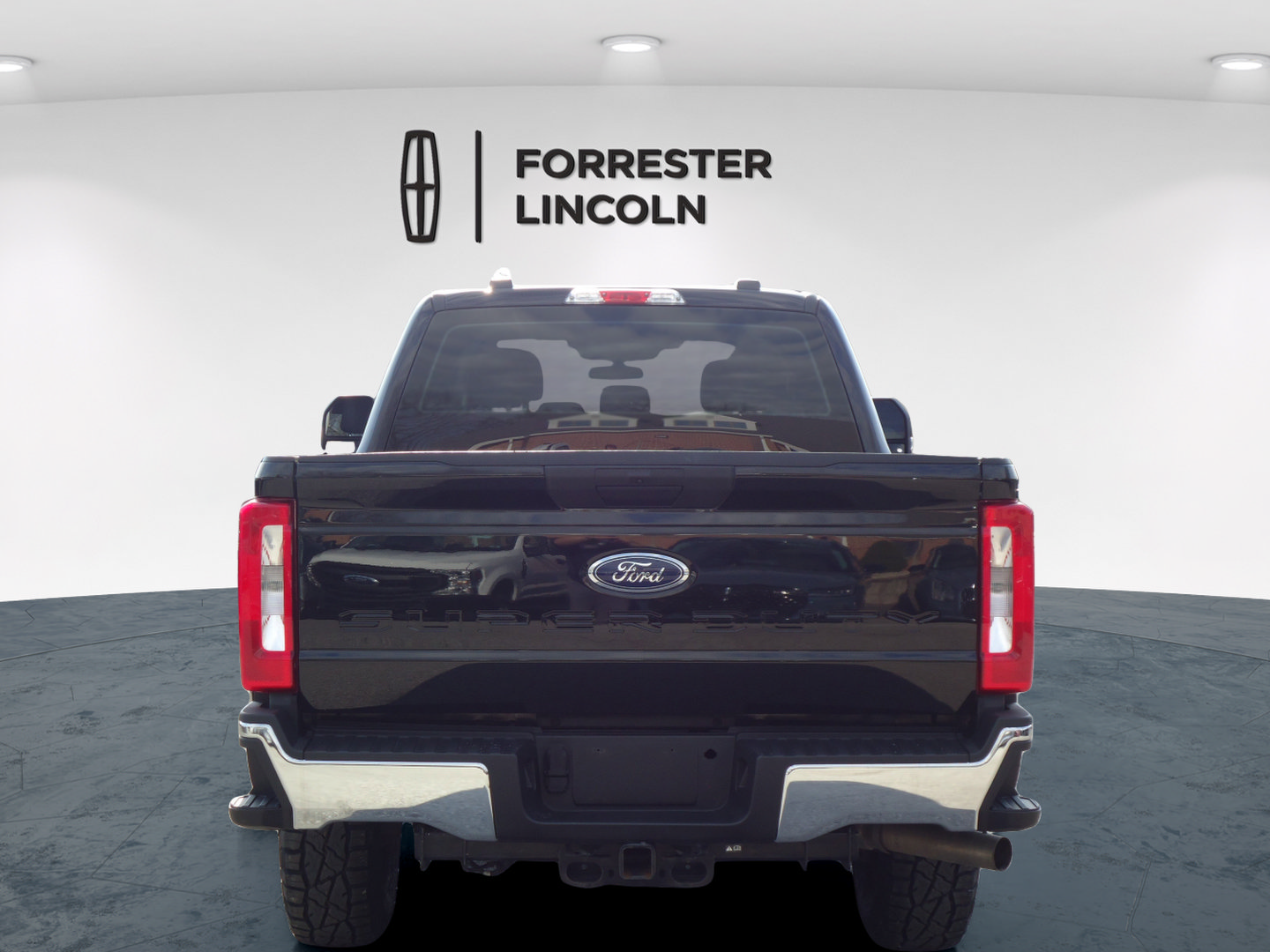 Used 2023 Ford F250 XL w/ XL Off-Road Package AWD/4WD image 4
