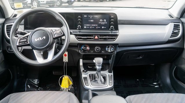 Used 2024 Kia Seltos LX AWD/4WD image 15