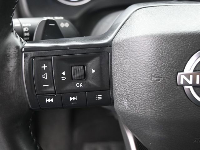 Used 2025 Nissan Rogue SV FWD image 7