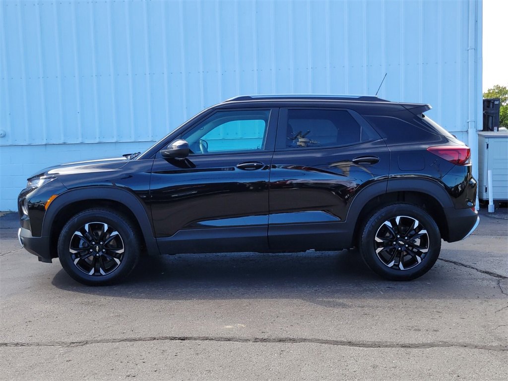 Used 2023 Chevrolet TrailBlazer LT w/ Convenience Package image 2