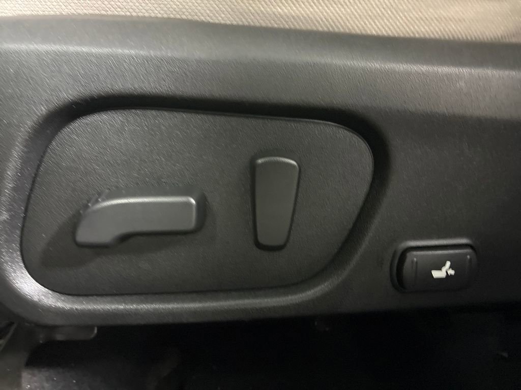 Used 2018 Subaru Forester 2.5i Premium w/ All-Weather Package image 22