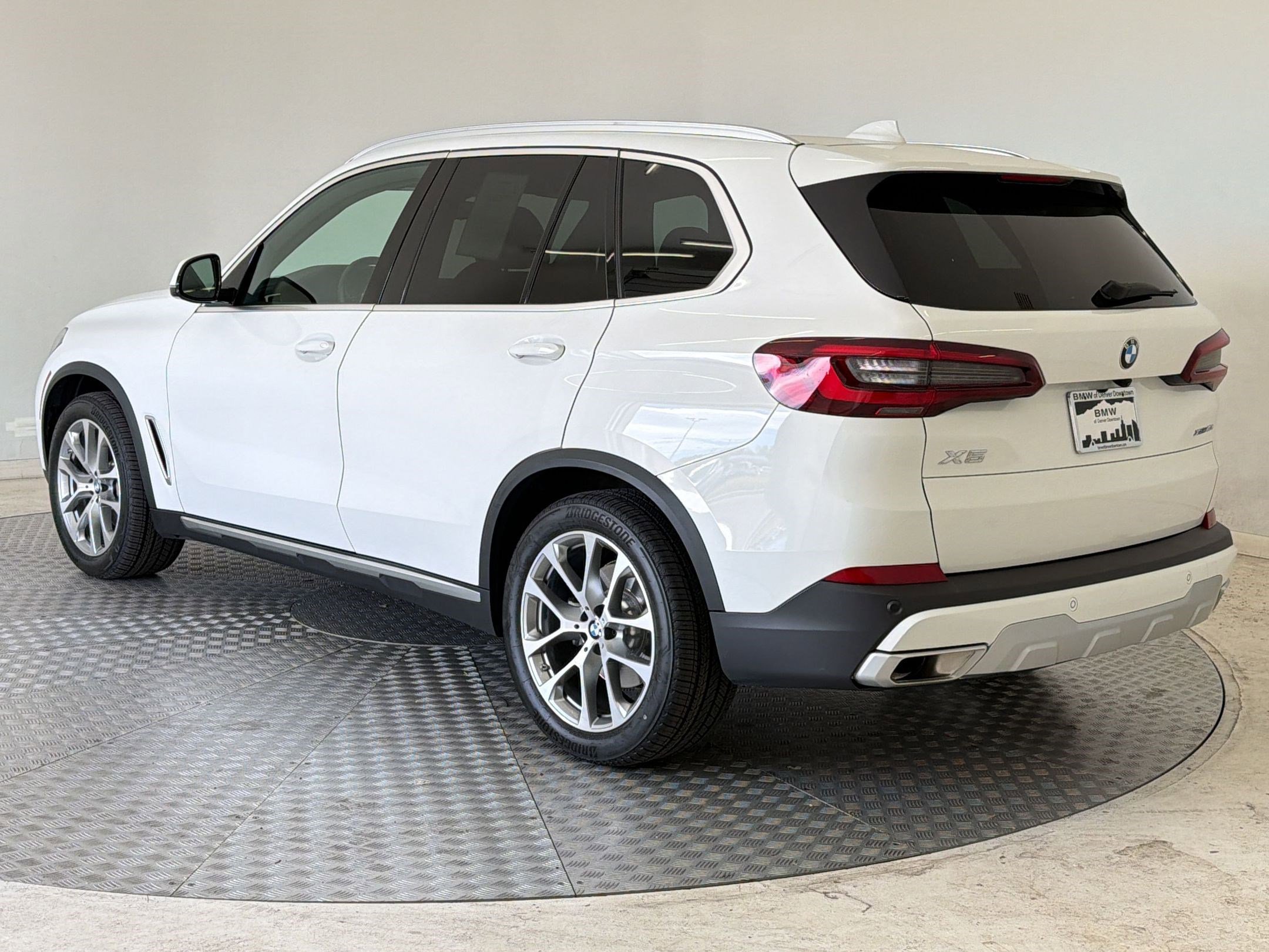 Certified 2023 BMW X5 xDrive40i w/ Premium Package AWD/4WD image 3