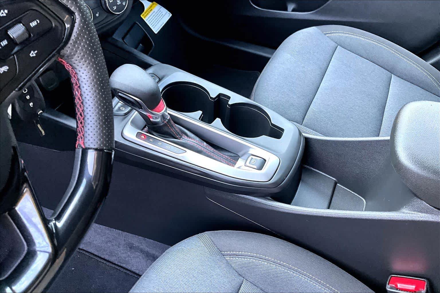 Used 2026 Chevrolet Trax RS FWD image 15