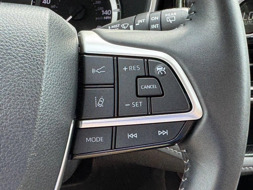 Used 2026 Toyota Highlander XLE AWD/4WD image 28