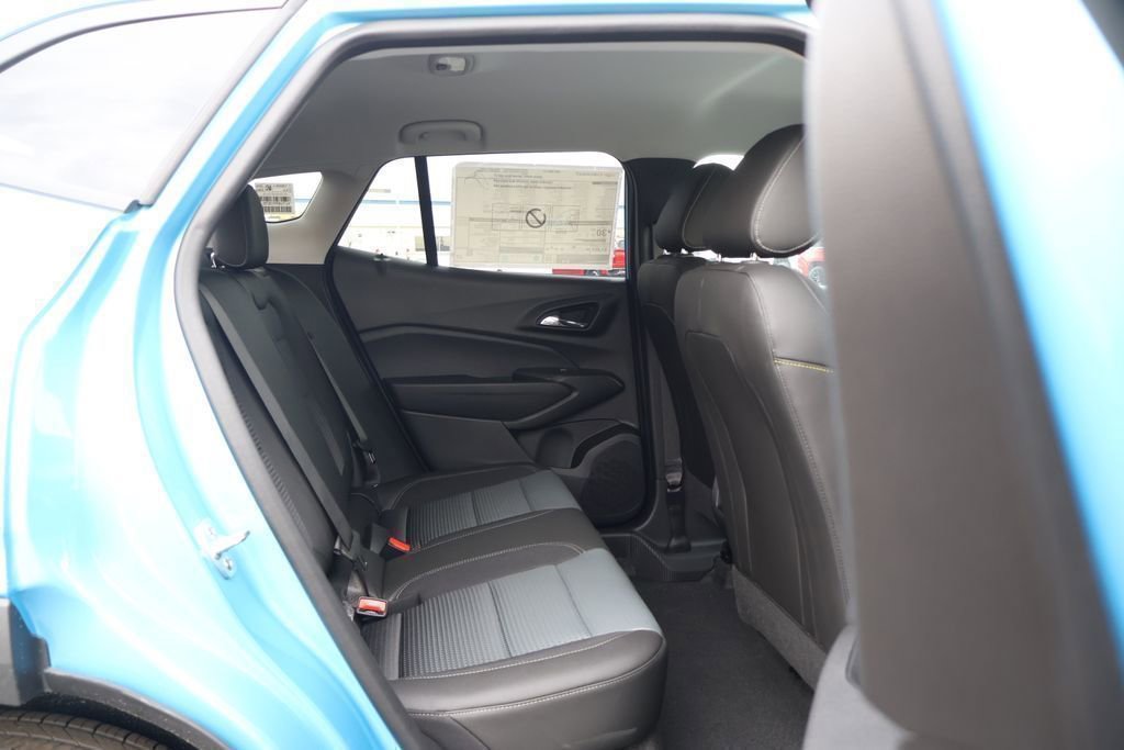 New 2026 Chevrolet Trax LT w/ Driver Confidence Package FWD image 37