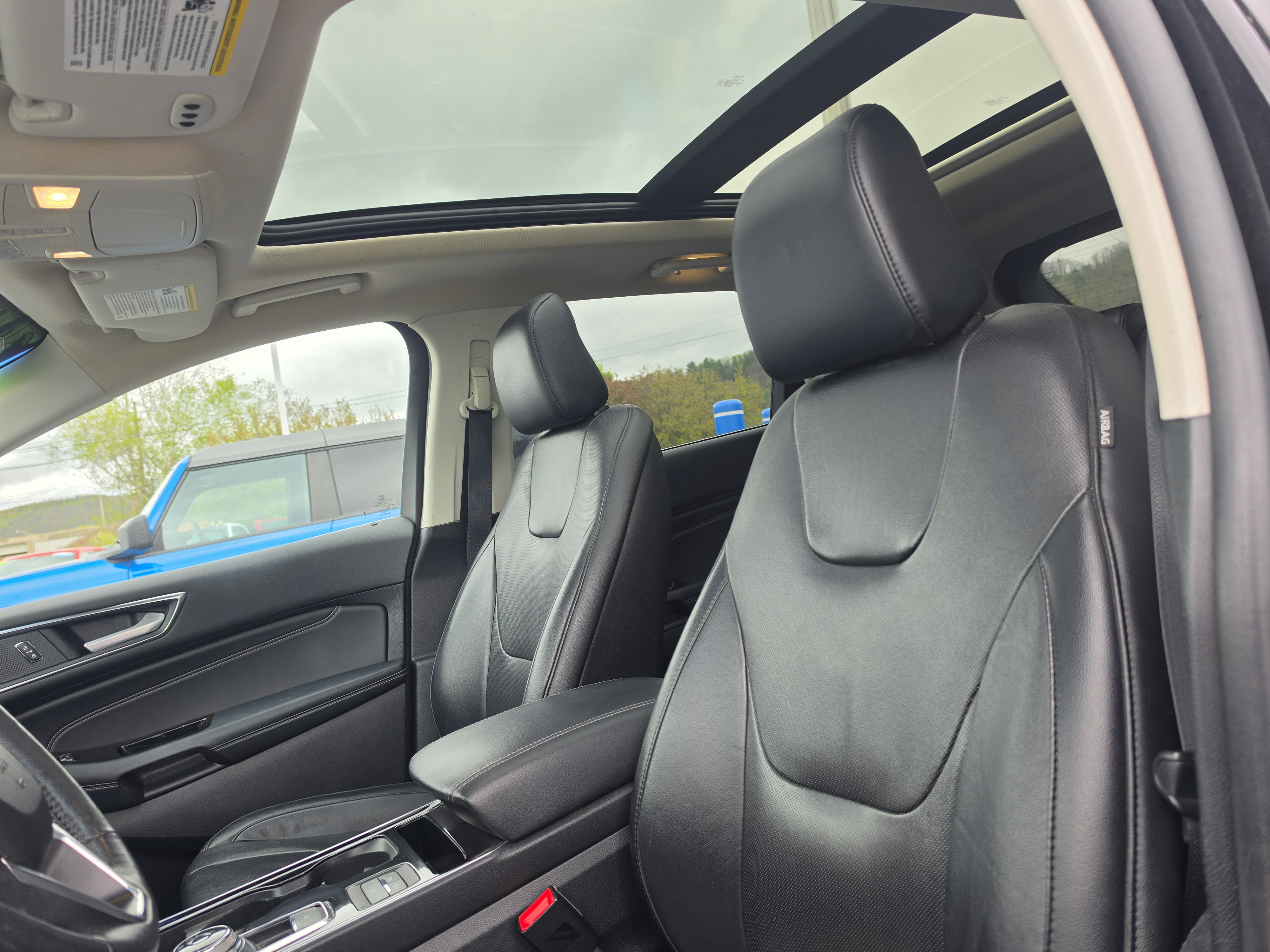 Used 2020 Ford Edge Titanium w/ Equipment Group 301A AWD/4WD image 11
