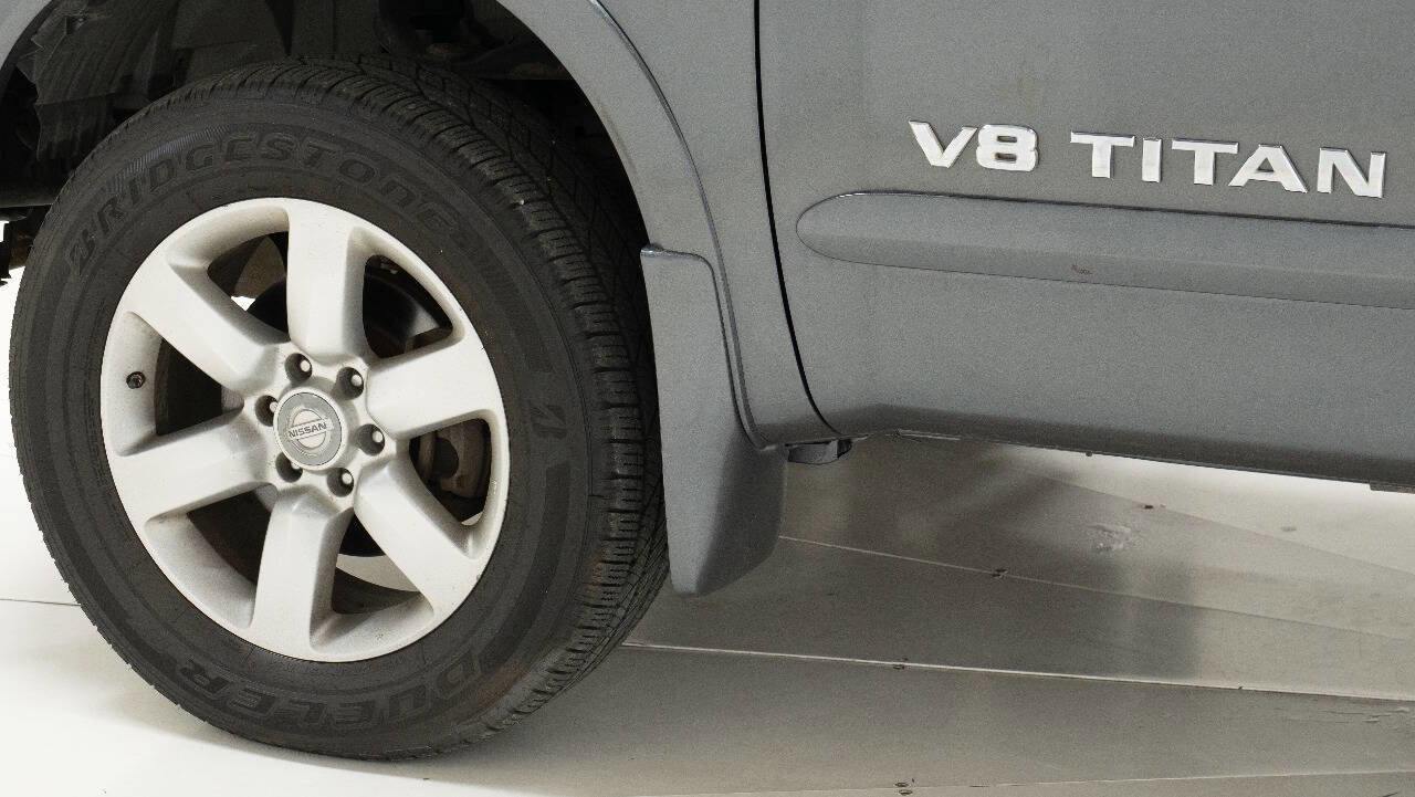 Used 2008 Nissan Titan LE AWD/4WD image 16