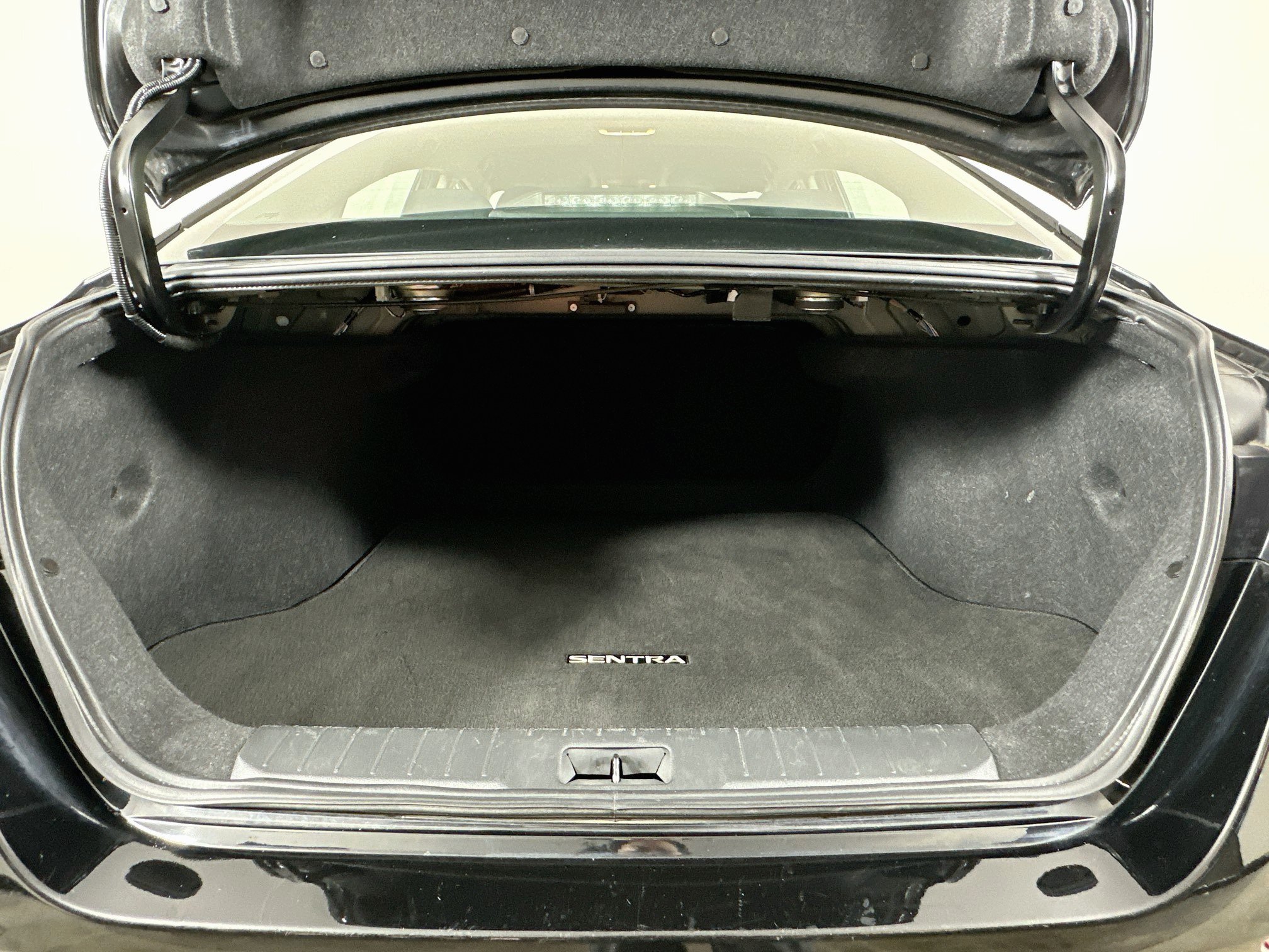 Used 2025 Nissan Sentra SV FWD image 27