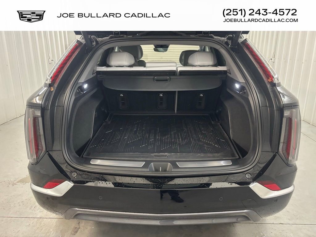 New 2025 Cadillac Optiq Luxury 2 w/ LPO, Floor Liner Package AWD/4WD image 18