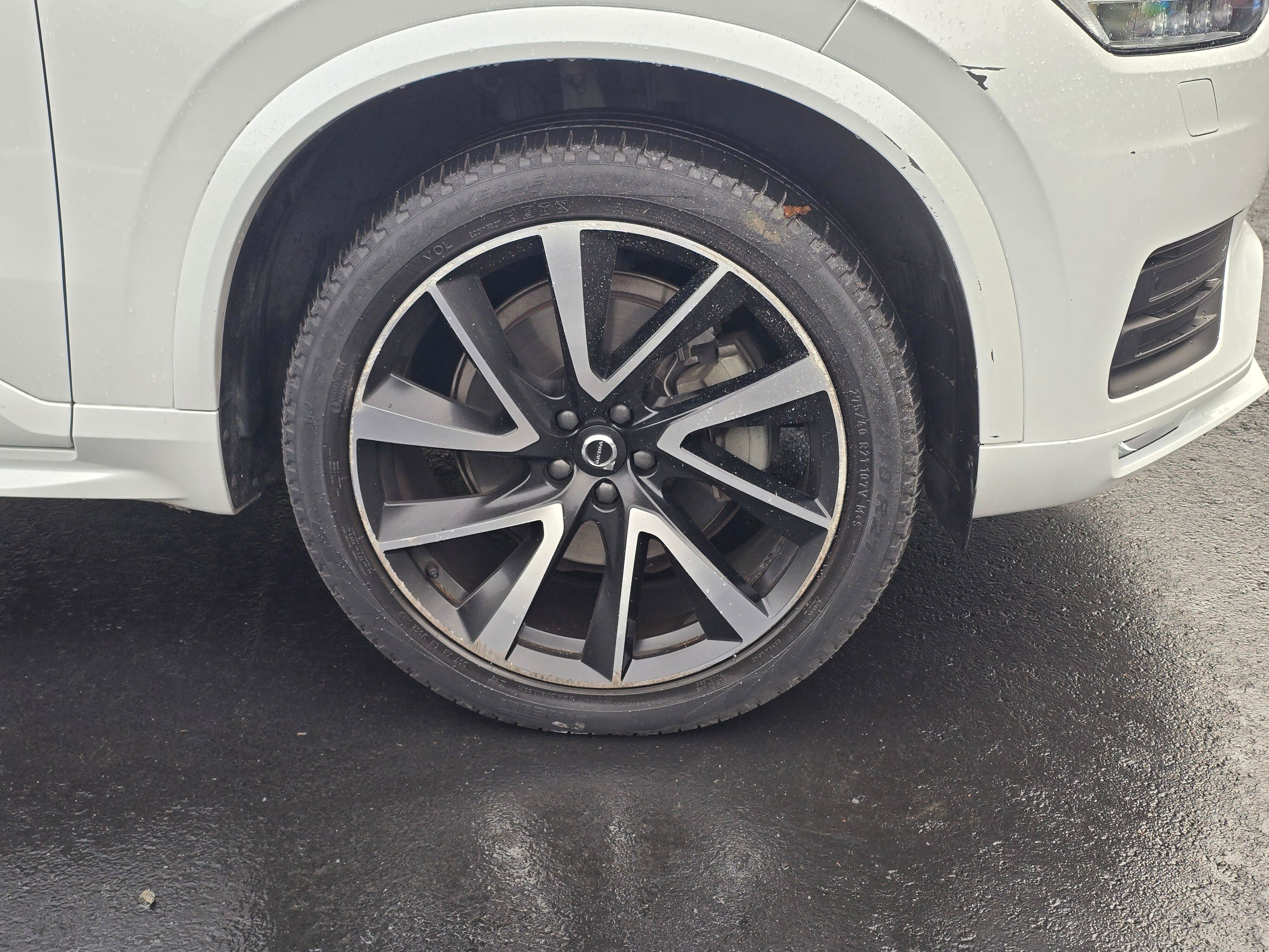 Used 2020 Volvo XC90 T6 Momentum w/ Protection Package Premier AWD/4WD image 9