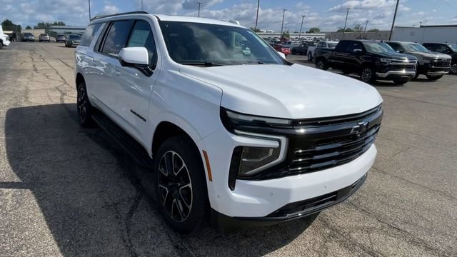 New 2026 Chevrolet Suburban RST w/ Comfort Package AWD/4WD image 4