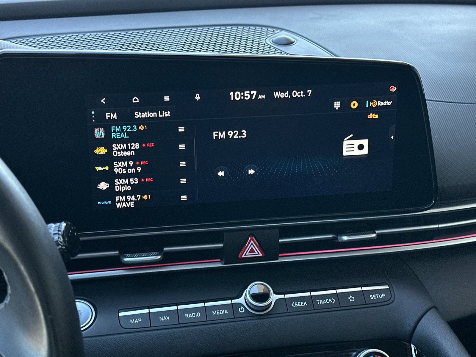 Used 2024 Hyundai Elantra Limited FWD image 16
