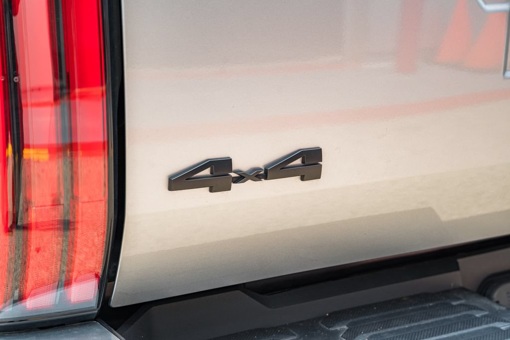 Used 2024 Toyota Tundra Platinum AWD/4WD image 9