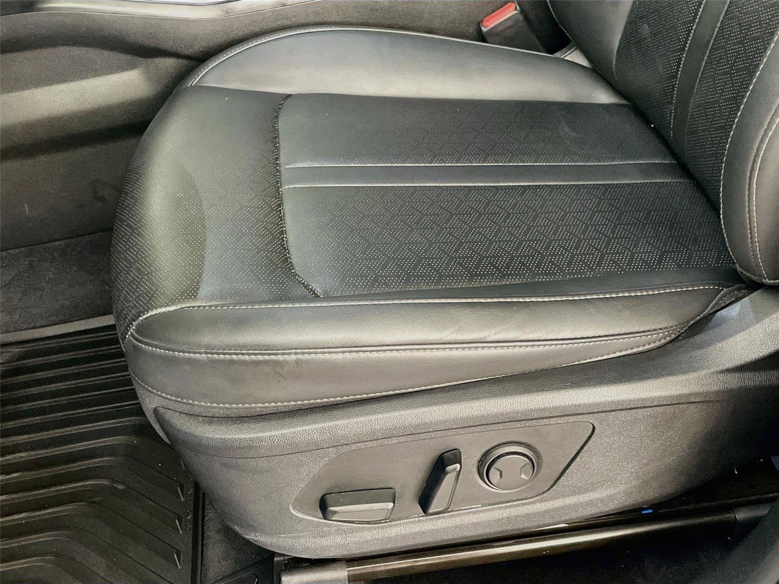 Used 2023 Kia Sorento S w/ Panoramic Sunroof Package FWD image 23