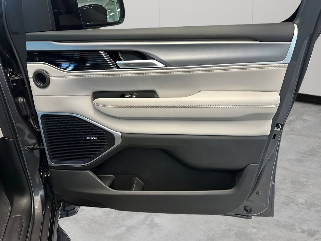 New 2026 Jeep Grand Wagoneer L 4WD image 11