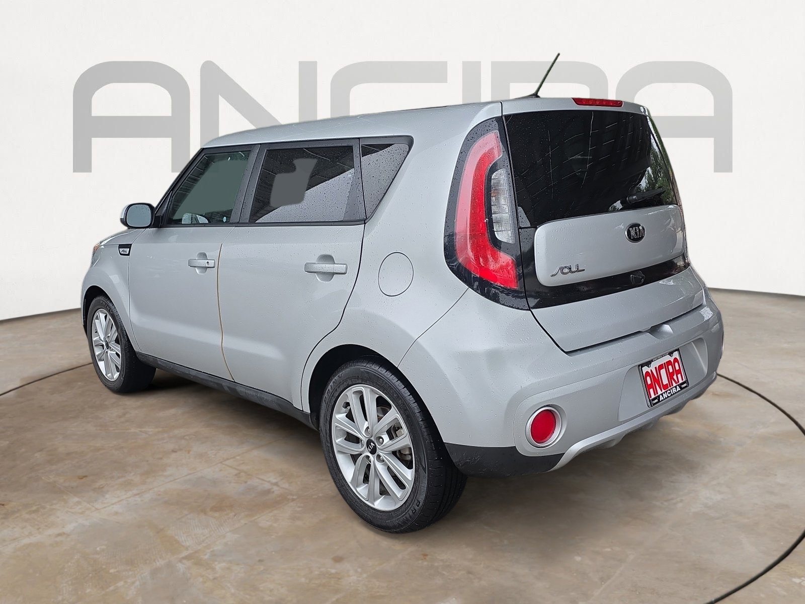 Used 2018 Kia Soul + image 6
