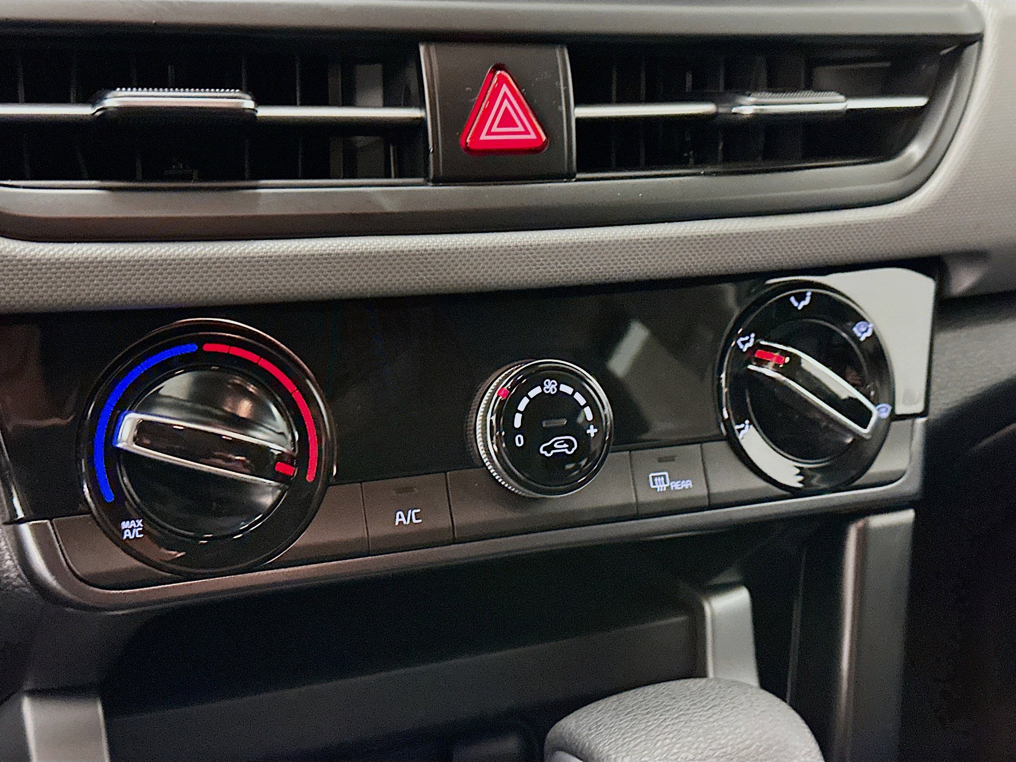 Used 2026 Kia Seltos LX AWD/4WD image 23