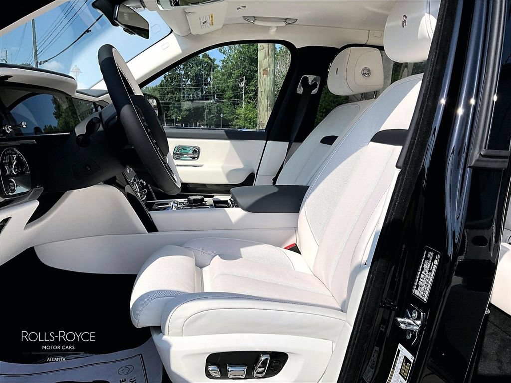 New 2026 Rolls-Royce Cullinan Black Badge AWD/4WD image 9