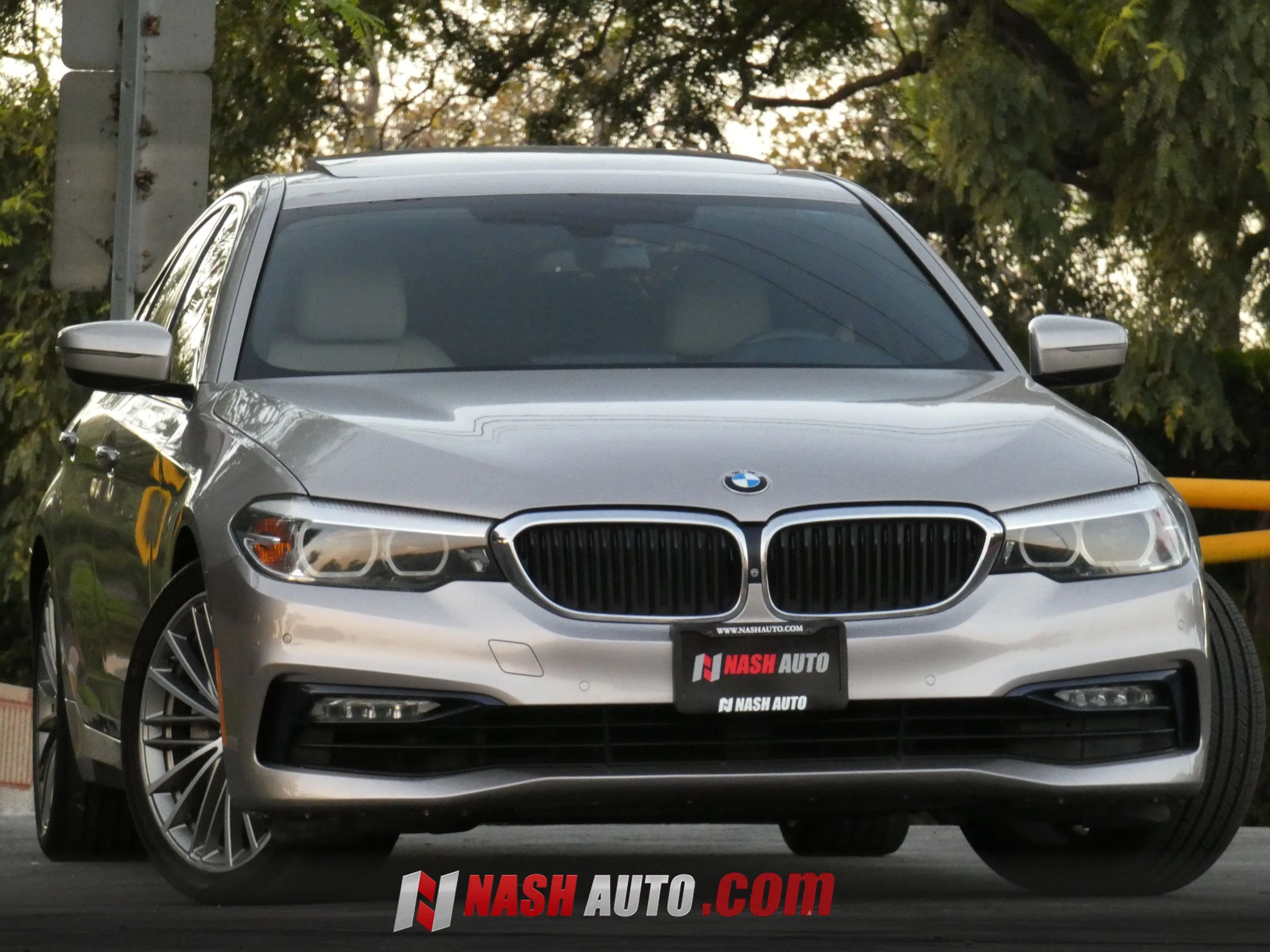 Used 2018 BMW 540i RWD image 1