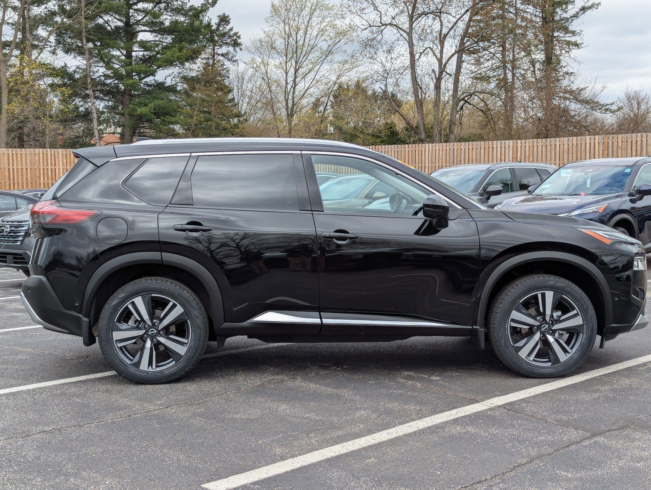 Certified 2022 Nissan Rogue Platinum w/ Head-Up Display Package image 4