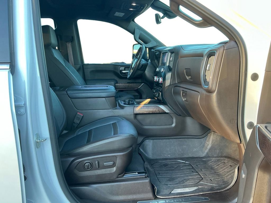 Used 2020 GMC Sierra 2500 Denali w/ Denali Ultimate Package image 22