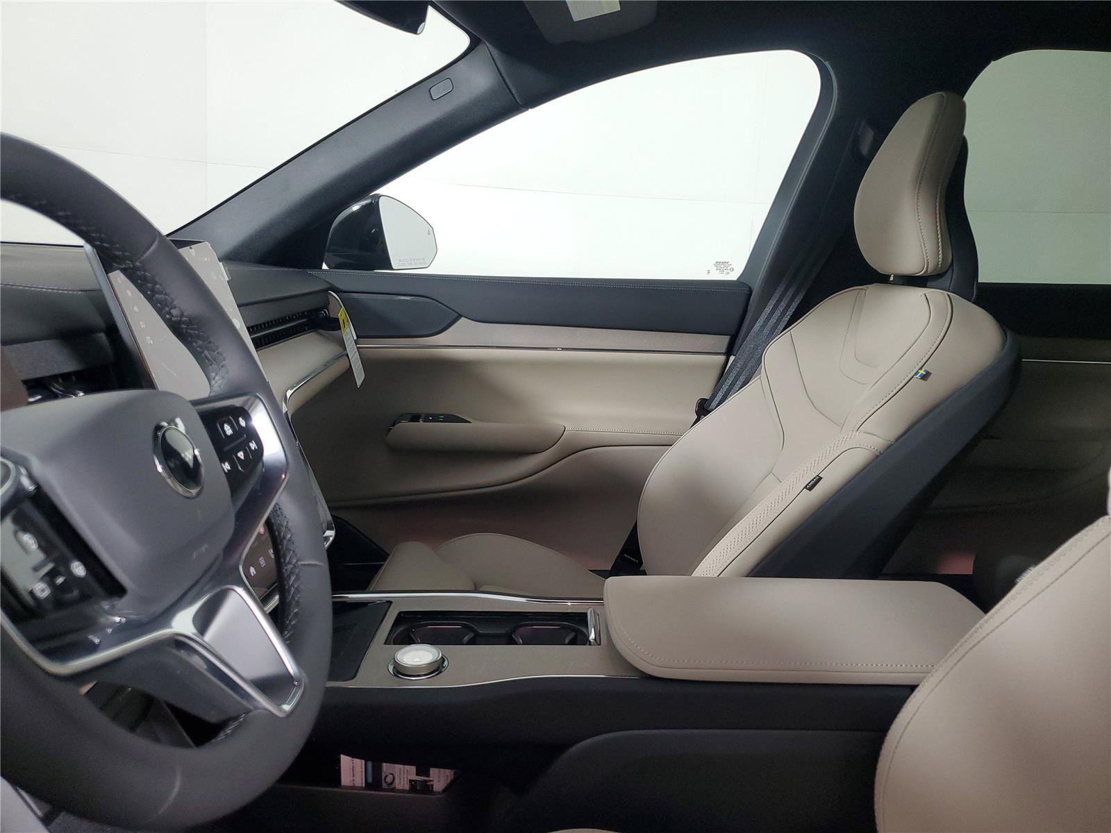 New 2026 Volvo EX90 Plus RWD image 22