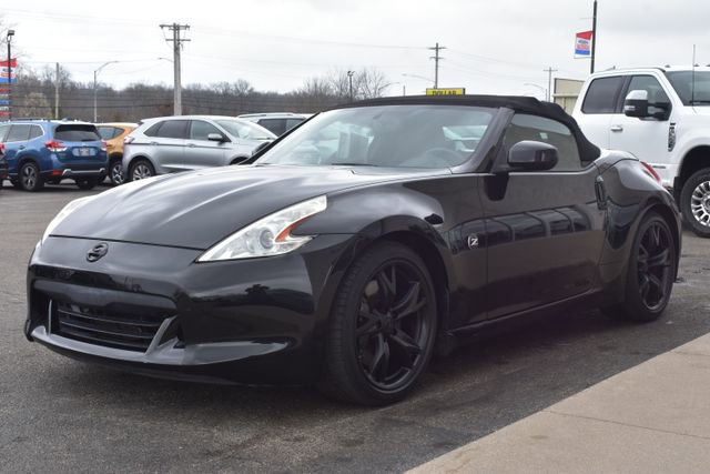 Used 2010 Nissan 370Z Touring w/ Sport Pkg RWD image 16