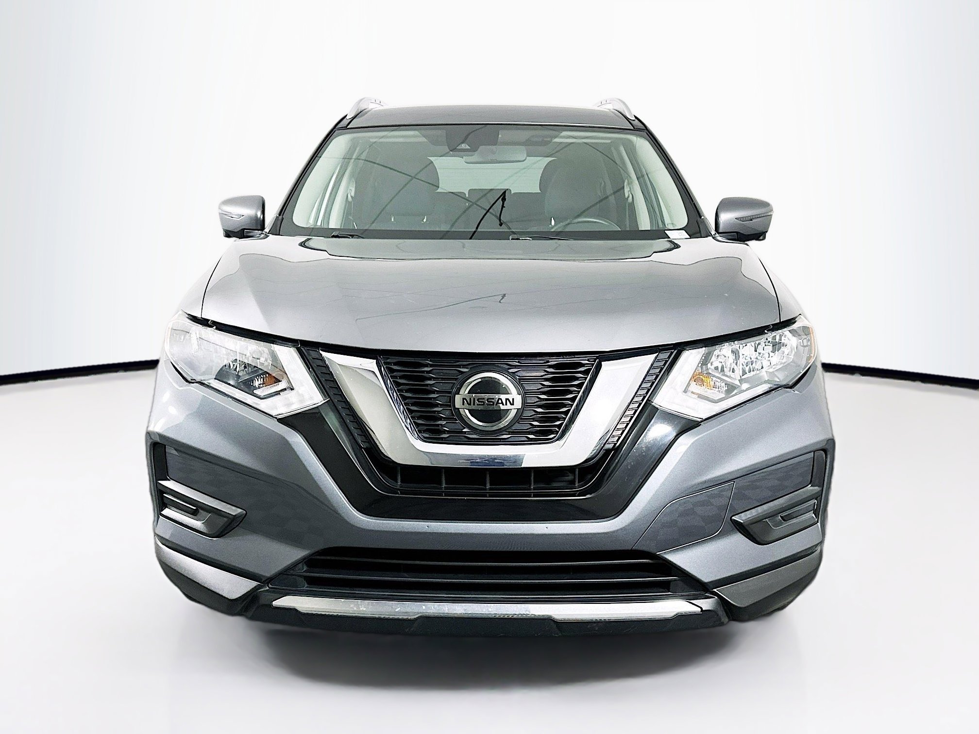 Used 2020 Nissan Rogue SV w/ Premium Package image 2