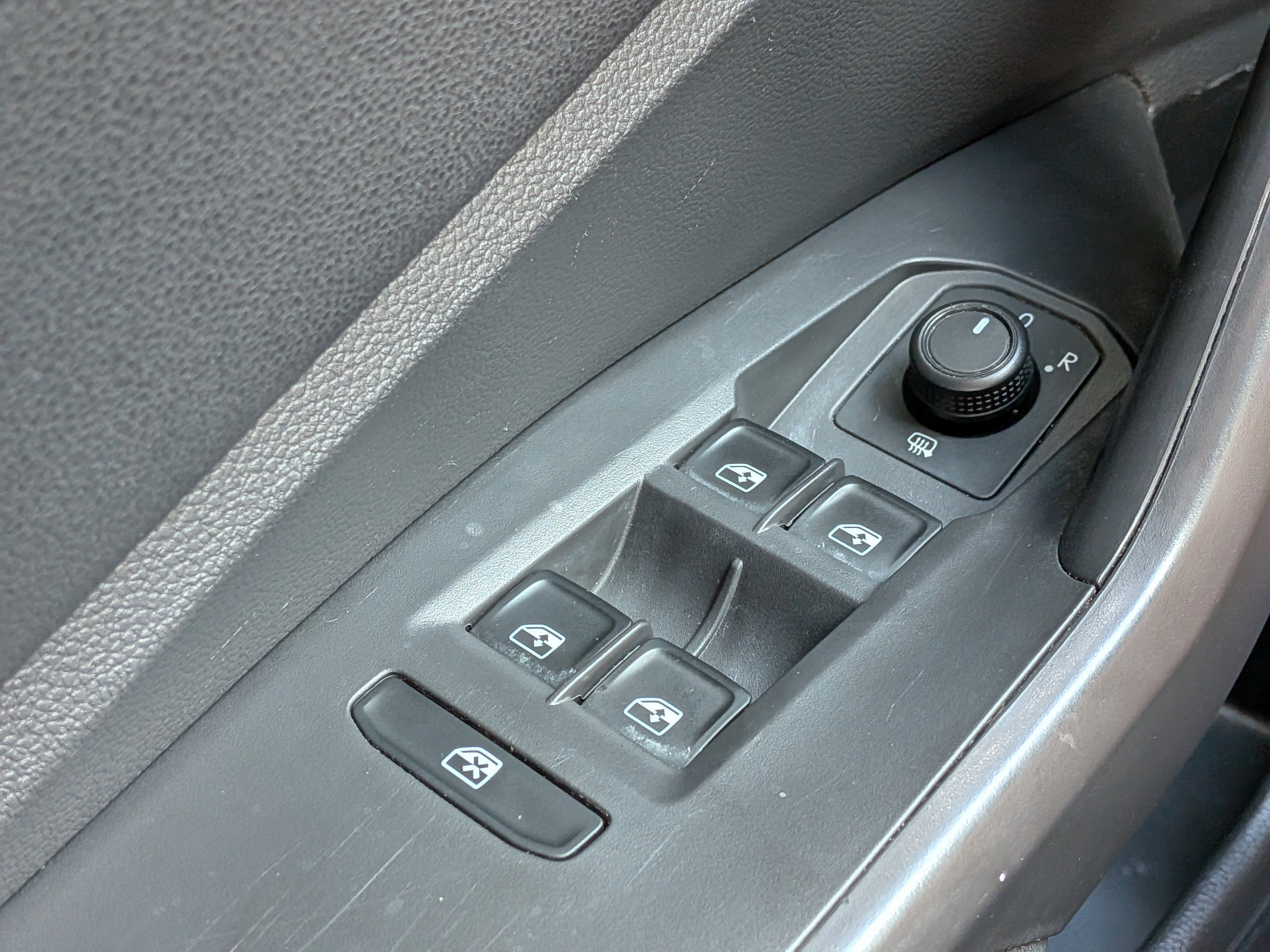 Used 2019 Volkswagen Jetta SE FWD image 21