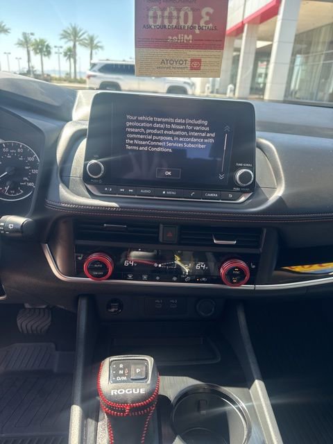 Used 2025 Nissan Rogue SV image 10