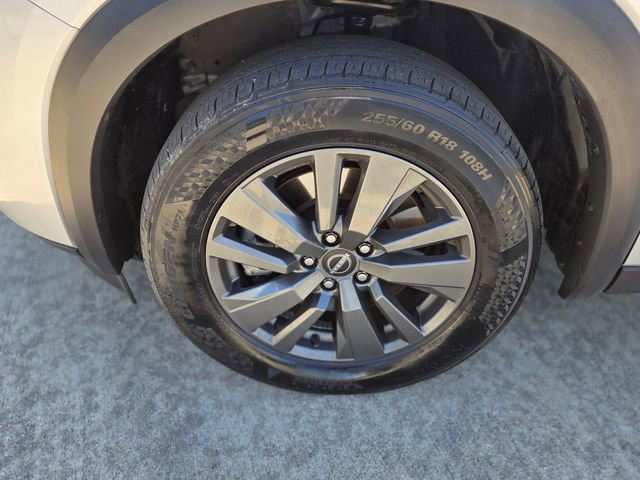 Used 2024 Nissan Pathfinder S image 10