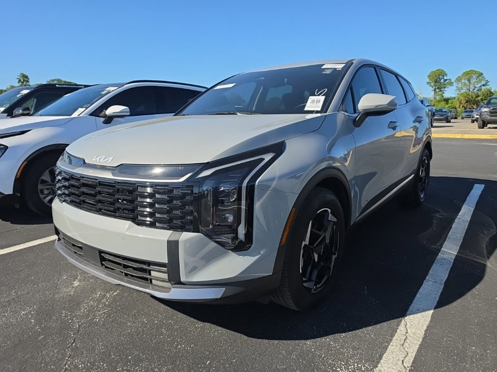 Certified 2026 Kia Sportage EX FWD image 5