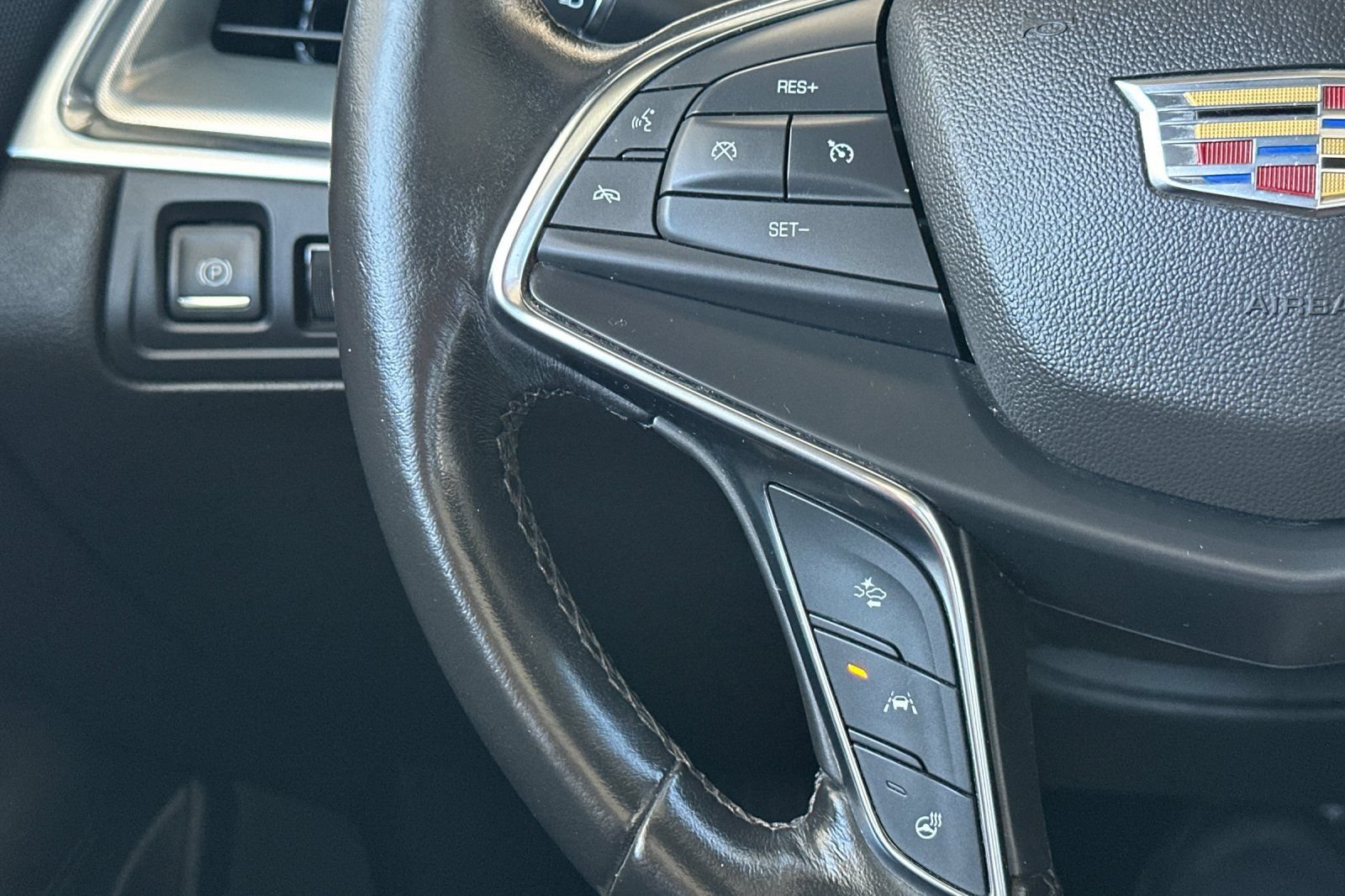 Certified 2019 Cadillac XT5 Luxury w/ Sport Package FWD image 32