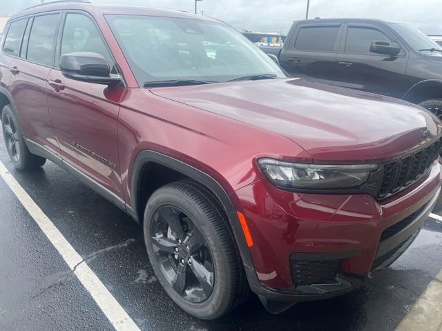 Used 2024 Jeep Grand Cherokee L Altitude AWD/4WD image 7