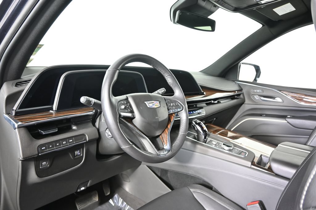 Used 2024 Cadillac Escalade ESV Luxury w/ LPO, Floor Liner Package AWD/4WD image 24